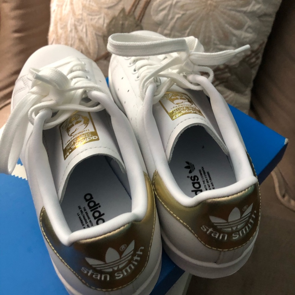 Stan Smith Adidas white and gold size 6.5
